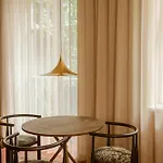 Four - Boutique